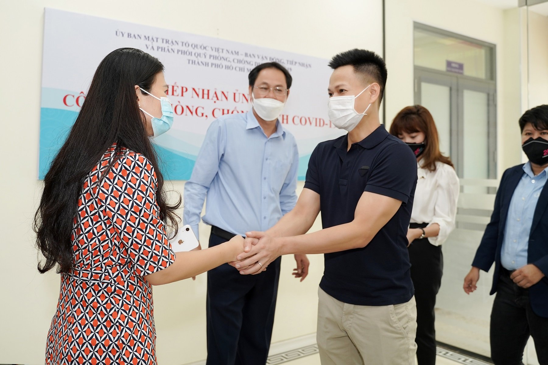 25-fit-ung-ho-1,5-ty-vao-quy-vaccine-phòng-covid-19-2